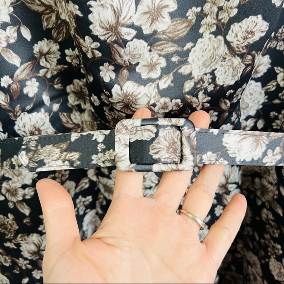 Gal Meets Glam Elle Dutchess fit and flare satin floral prints dress - Picture 6 of 11